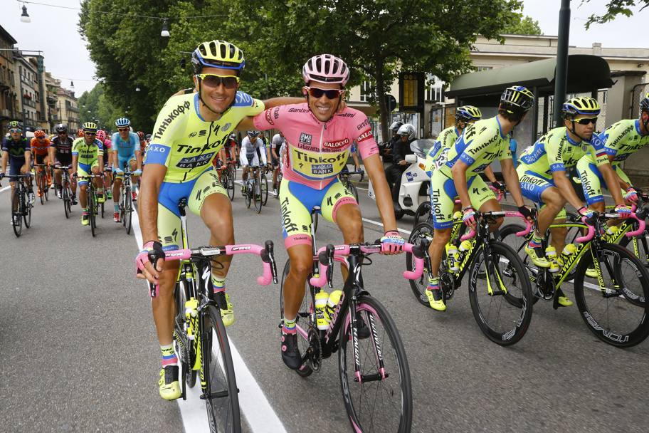 Nell&#39;ultima stagione, Contador lo vuole come gregario di lusso per lanciare l&#39;assalto alla doppietta Giro+Tour. Il primo obiettivo  centrato: lo spagnolo conquista la corsa rosa. Bettini